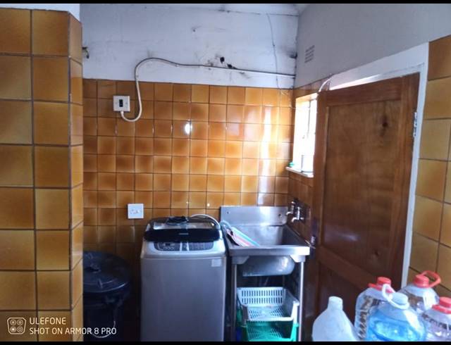 3 BEDROOM HOUSE FOR SALE IN BEZUIDENHOUT VALLEY